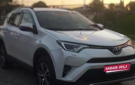 Toyota RAV4, 2016 год, 2 330 000 рублей, 7 фотография