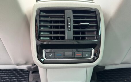 Volkswagen Passat B8 рестайлинг, 2019 год, 2 900 000 рублей, 18 фотография