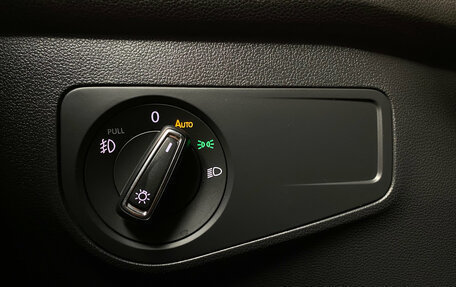 Volkswagen Tiguan II, 2021 год, 3 050 000 рублей, 16 фотография