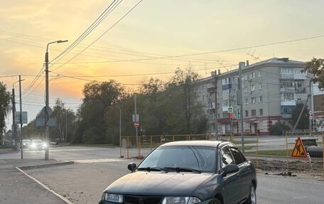 Mitsubishi Carisma I, 1996 год, 175 000 рублей, 1 фотография