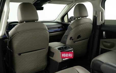 KIA Carnival, 2025 год, 13 фотография