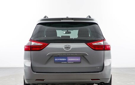 Toyota Sienna III, 2016 год, 4 фотография