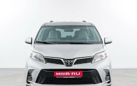 Toyota Sienna III, 2016 год, 3 фотография