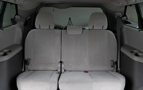 Toyota Sienna III, 2016 год, 11 фотография