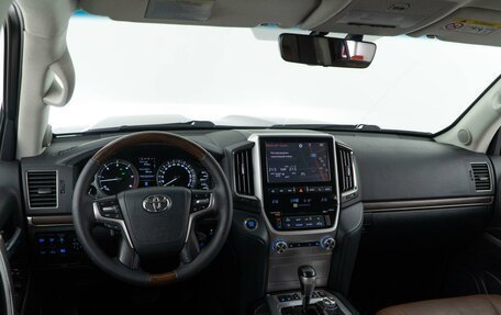 Toyota Land Cruiser 200, 2017 год, 6 фотография