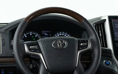 Toyota Land Cruiser 200, 2017 год, 13 фотография