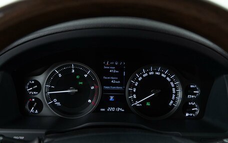 Toyota Land Cruiser 200, 2017 год, 24 фотография