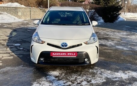 Toyota Prius Alpha I (ZVW40/41), 2016 год, 1 680 000 рублей, 2 фотография