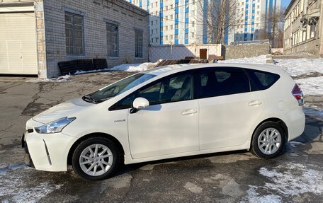 Toyota Prius Alpha I (ZVW40/41), 2016 год, 1 680 000 рублей, 3 фотография