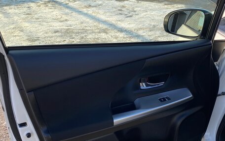 Toyota Prius Alpha I (ZVW40/41), 2016 год, 1 680 000 рублей, 15 фотография