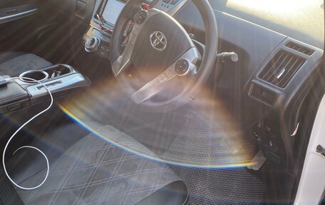 Toyota Prius Alpha I (ZVW40/41), 2016 год, 1 680 000 рублей, 17 фотография