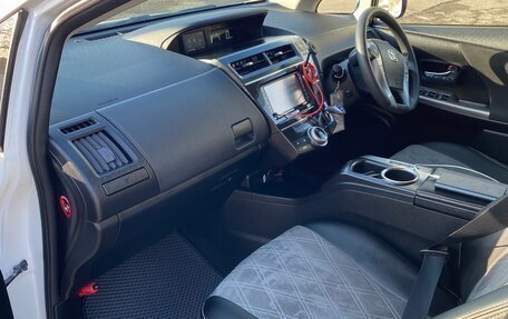 Toyota Prius Alpha I (ZVW40/41), 2016 год, 1 680 000 рублей, 18 фотография