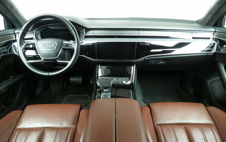 Audi A8, 2018 год, 4 300 000 рублей, 6 фотография