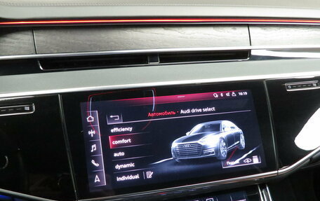 Audi A8, 2018 год, 4 300 000 рублей, 14 фотография