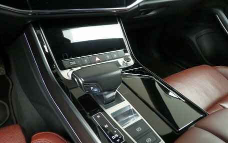 Audi A8, 2018 год, 4 300 000 рублей, 12 фотография