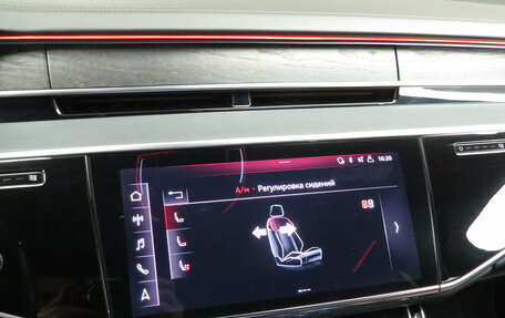 Audi A8, 2018 год, 4 300 000 рублей, 15 фотография