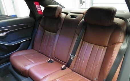 Audi A8, 2018 год, 4 300 000 рублей, 23 фотография