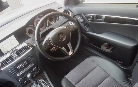 Mercedes-Benz C-Класс, 2012 год, 1 100 000 рублей, 10 фотография