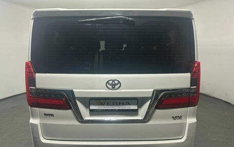 Toyota HiAce H300, 2019 год, 4 500 000 рублей, 5 фотография