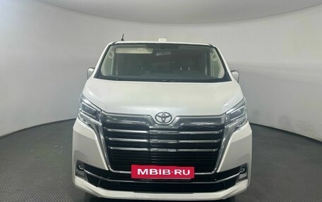 Toyota HiAce H300, 2019 год, 4 500 000 рублей, 2 фотография