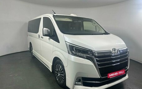Toyota HiAce H300, 2019 год, 4 500 000 рублей, 3 фотография