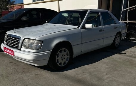 Mercedes-Benz W124, 1992 год, 260 000 рублей, 1 фотография
