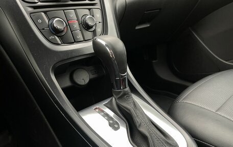 Opel Astra J, 2013 год, 890 000 рублей, 16 фотография