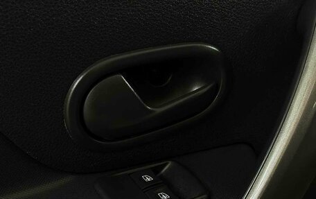 Renault Logan II, 2018 год, 640 000 рублей, 8 фотография