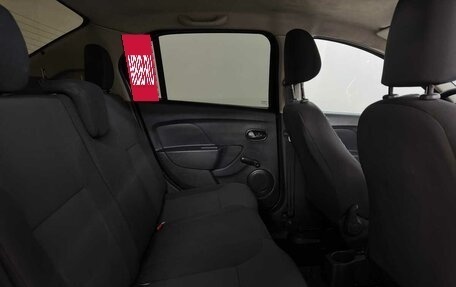 Renault Logan II, 2018 год, 640 000 рублей, 10 фотография