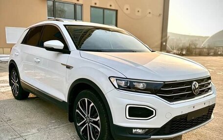 Volkswagen T-Roc I, 2023 год, 1 624 125 рублей, 3 фотография