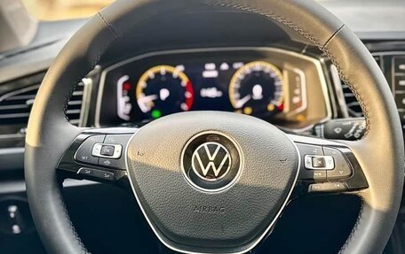 Volkswagen T-Roc I, 2023 год, 1 624 125 рублей, 10 фотография