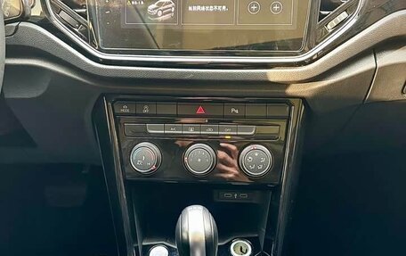 Volkswagen T-Roc I, 2023 год, 1 624 125 рублей, 19 фотография