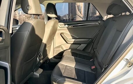 Volkswagen T-Roc I, 2023 год, 1 624 125 рублей, 13 фотография