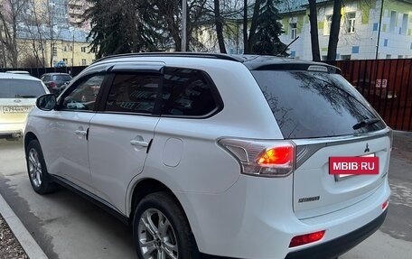 Mitsubishi Outlander III рестайлинг 3, 2014 год, 1 250 000 рублей, 7 фотография