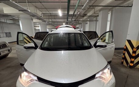 Toyota RAV4, 2016 год, 2 550 000 рублей, 6 фотография