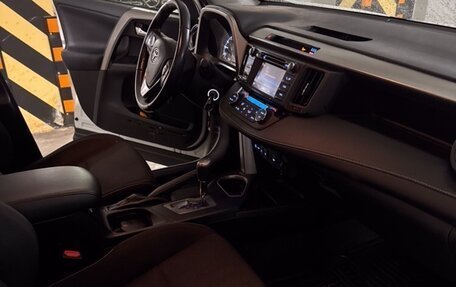 Toyota RAV4, 2016 год, 2 550 000 рублей, 4 фотография