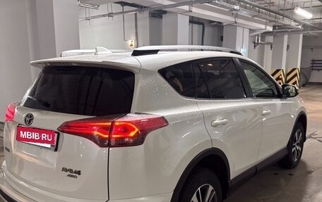 Toyota RAV4, 2016 год, 2 550 000 рублей, 9 фотография