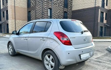 Hyundai i20 IB рестайлинг, 2010 год, 650 000 рублей, 3 фотография