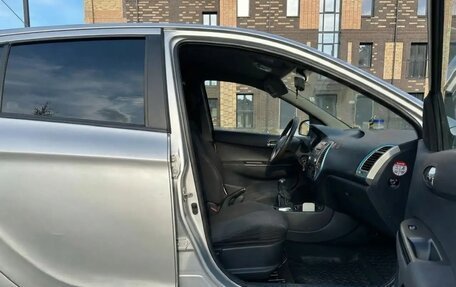 Hyundai i20 IB рестайлинг, 2010 год, 650 000 рублей, 15 фотография