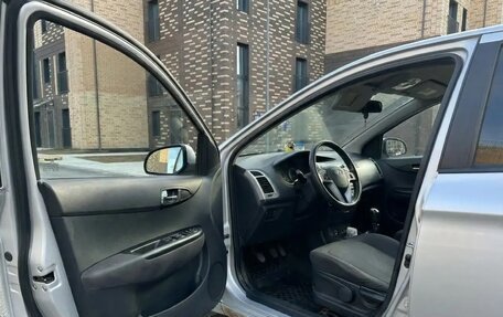 Hyundai i20 IB рестайлинг, 2010 год, 650 000 рублей, 14 фотография