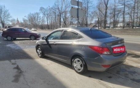 Hyundai Solaris II рестайлинг, 2011 год, 400 000 рублей, 2 фотография