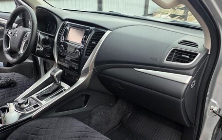 Mitsubishi Pajero Sport III рестайлинг, 2016 год, 3 400 000 рублей, 7 фотография