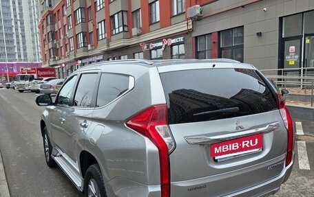 Mitsubishi Pajero Sport III рестайлинг, 2016 год, 3 400 000 рублей, 5 фотография