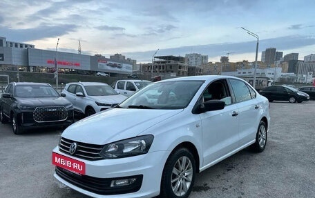 Volkswagen Polo VI (EU Market), 2016 год, 875 000 рублей, 2 фотография
