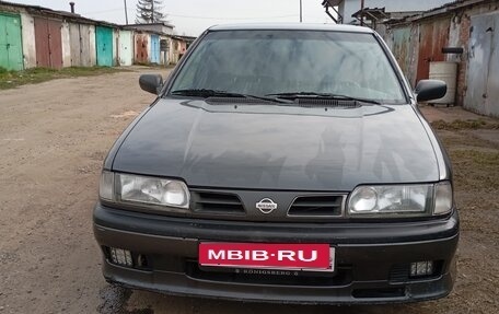 Nissan Primera II рестайлинг, 1995 год, 95 000 рублей, 1 фотография