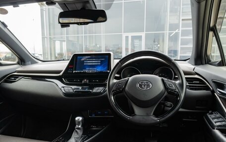 Toyota C-HR I рестайлинг, 2018 год, 1 950 000 рублей, 11 фотография