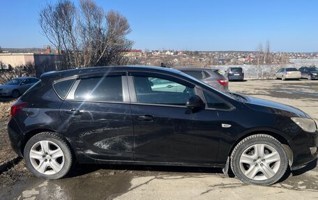 Opel Astra J, 2011 год, 560 000 рублей, 4 фотография