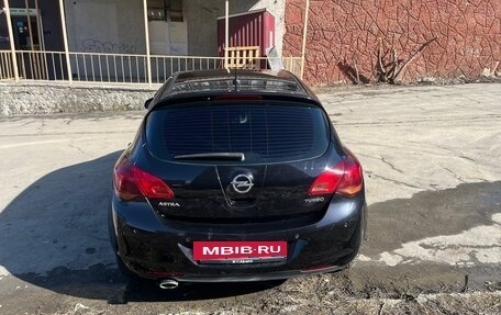 Opel Astra J, 2011 год, 560 000 рублей, 3 фотография