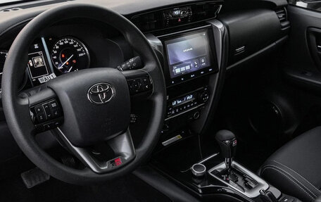 Toyota Fortuner II, 2026 год, 4 680 000 рублей, 10 фотография