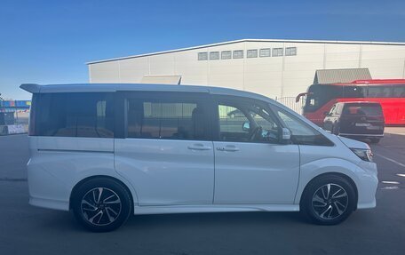 Honda Stepwgn IV, 2020 год, 2 500 000 рублей, 2 фотография